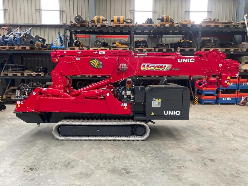 Spider crane Unic URW-546