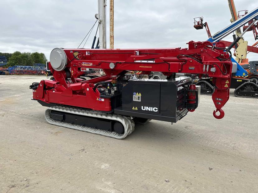 Spider crane Unic URW-706-2