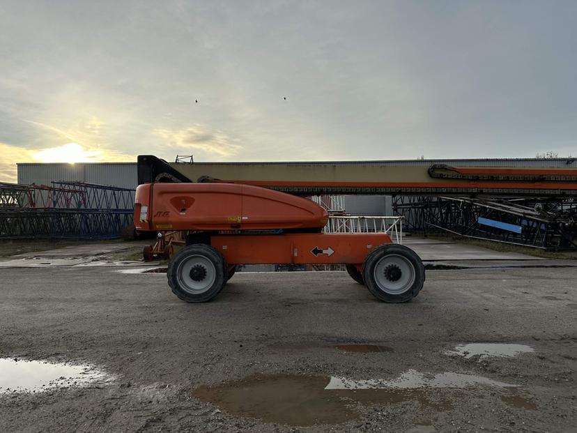 Telescopic boom lift JLG 1350 SJP